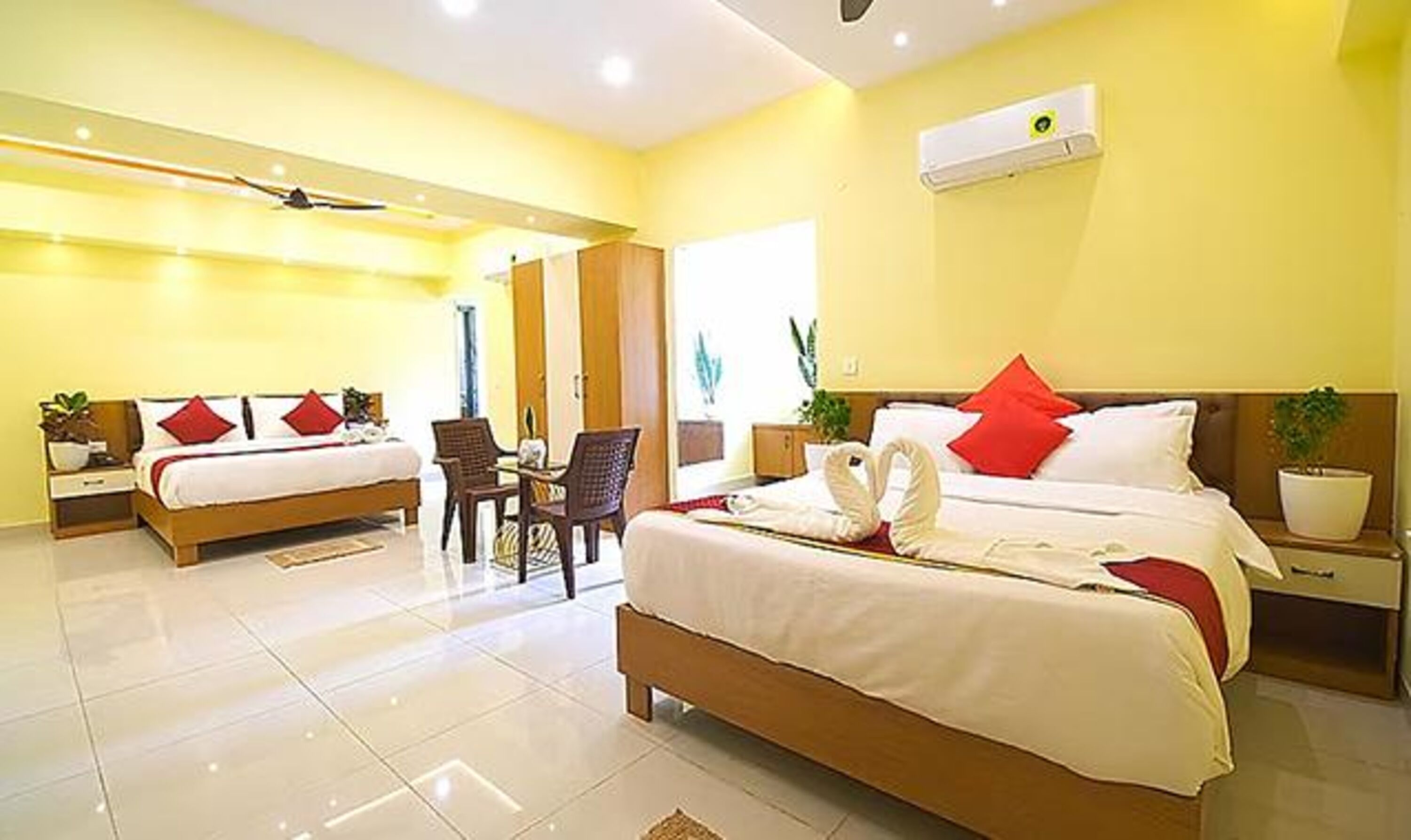 Egyptian cotton sheets, premium bedding, in-room safe, free WiFi