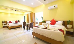 Egyptian cotton sheets, premium bedding, in-room safe, free WiFi - Fabhotel Sb Square (Visakhapatnam)