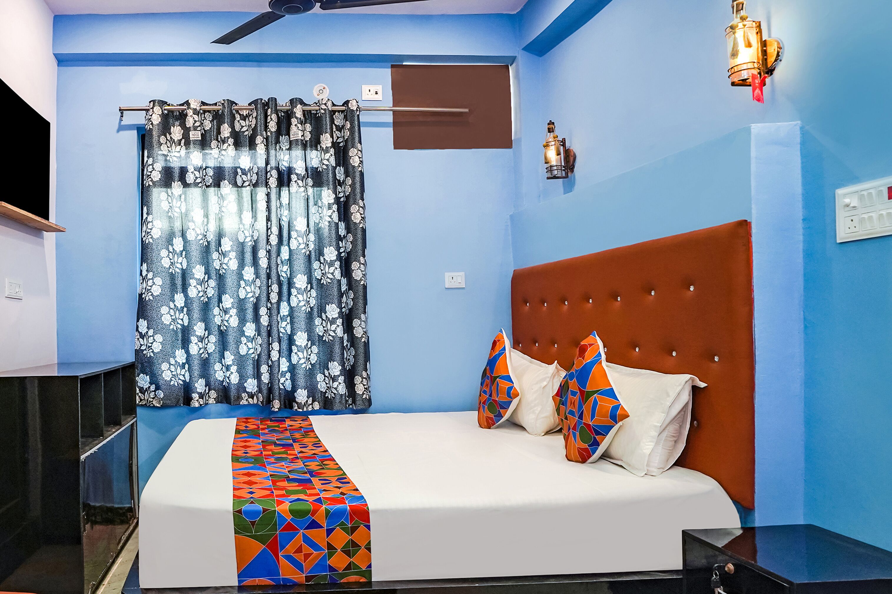 Egyptian cotton sheets, premium bedding, in-room safe, free WiFi