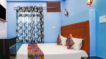Egyptian cotton sheets, premium bedding, in-room safe, free WiFi