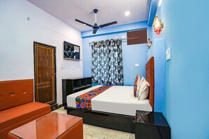 Egyptian cotton sheets, premium bedding, in-room safe, free WiFi