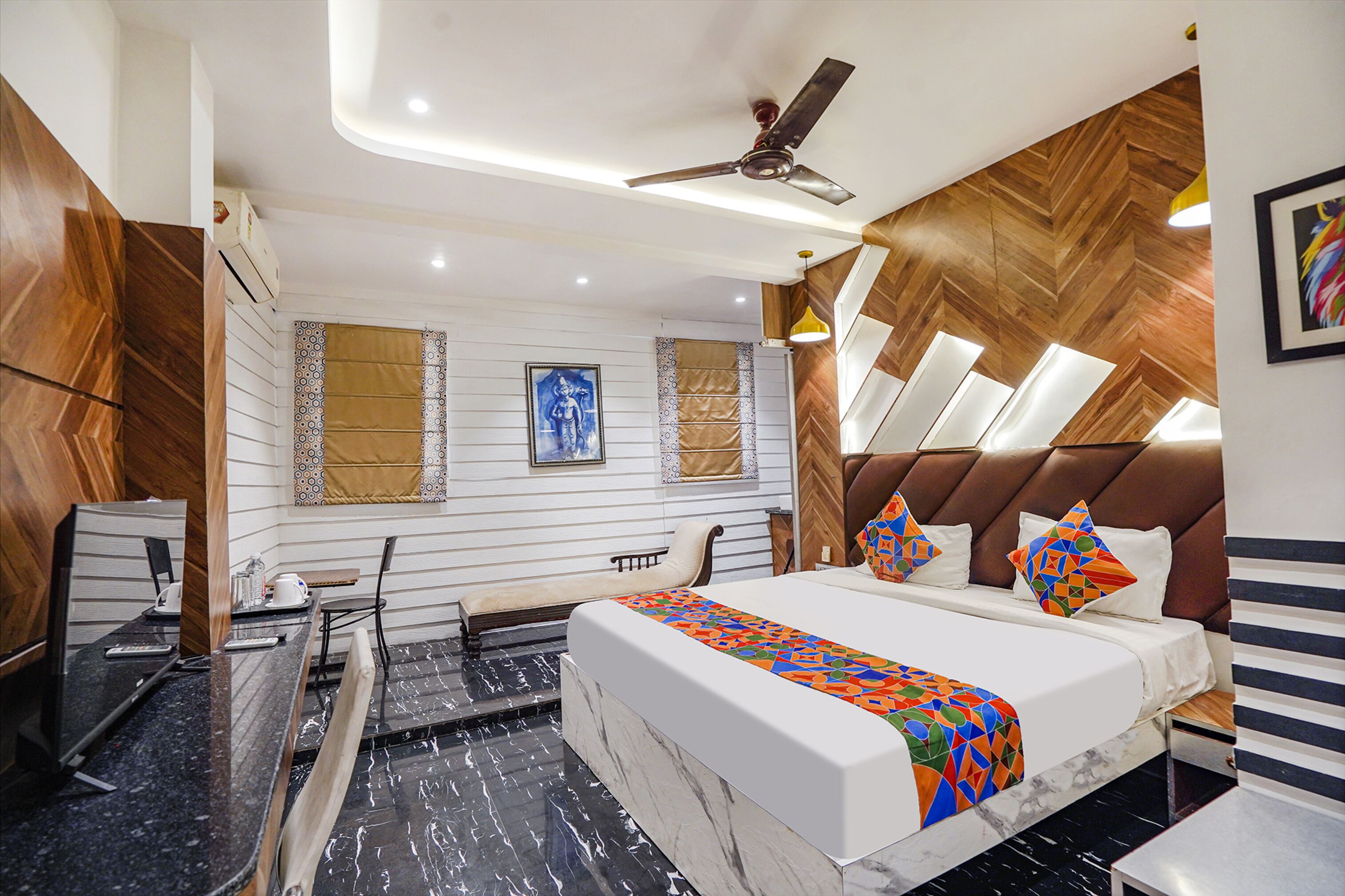 Egyptian cotton sheets, premium bedding, in-room safe, free WiFi