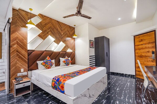 Egyptian cotton sheets, premium bedding, in-room safe, free WiFi - Fabhotel Chs (Varanasi)