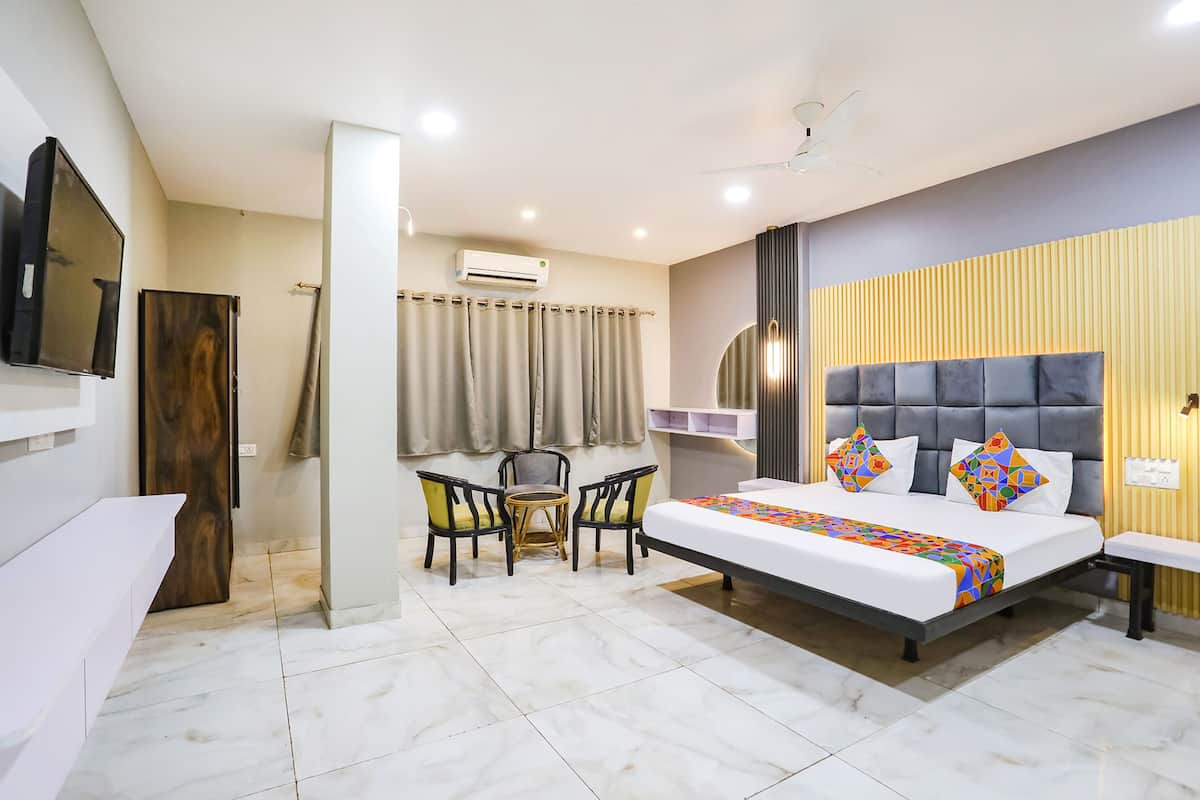 Luxury Room | Egyptian cotton sheets, premium bedding, in-room safe, free WiFi