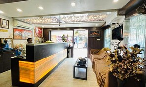 Reception - Fabhotel Prime Gananayak (Jalpaiguri)