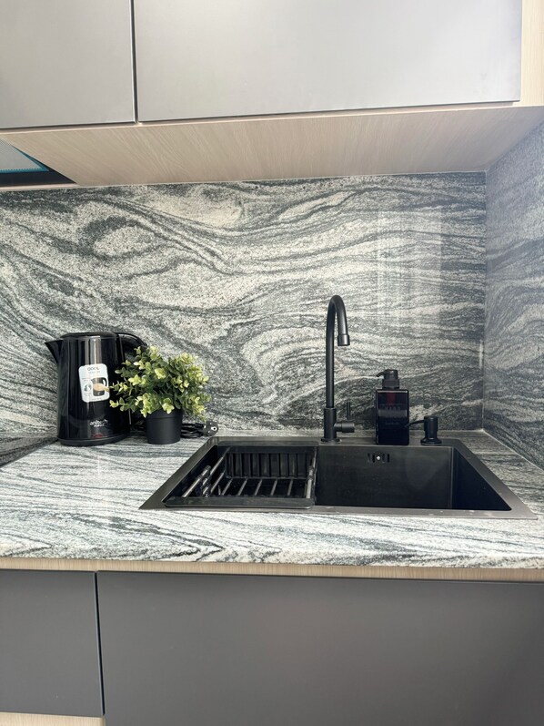 Fridge, microwave, stovetop, electric kettle