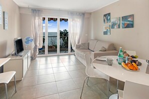 TV - Vina del Mare, Menton, France (Menton)