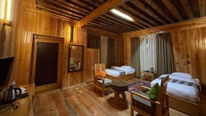 Ảnh chưa phân loại, 2 trong số 12 ảnh, nút