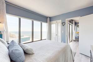 2 bedrooms, iron/ironing board, Internet, bed sheets - Oceanfront 19th-floor condo with 2 balconies, pools, hot tubs, gym & sauna (Myrtle Beach)