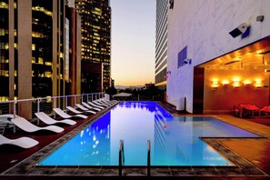 Sisäuima-allas, lämmitetty uima-allas