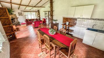 Cabaña Confort | Escritorio y espacio para trabajar con un portátil