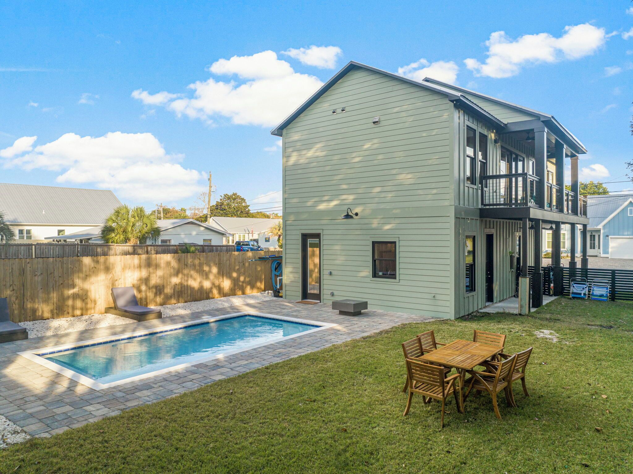 219 15th St | 3 Bed, 3 Bath