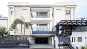 Fachada de la propiedad