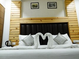 Habitación Deluxe, vistas al valle | Escritorio, wifi gratis, ropa de cama