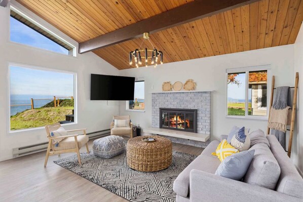 TV, peis og kontorer