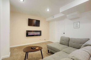 TV, fireplace, offices