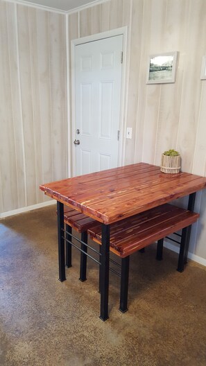 Dining - McGee's Landing Cabin #1 - Toledo Bend Lake (Hemphill)