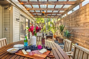 Outdoor dining - Makanui Estate - AC, Sleeps 17 (Koloa)