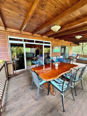 Outdoor dining - Nature lover's paradise ~ Lovely home + car w/ private beach & great snorkeling! (Huahine)