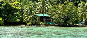 Nature lover's paradise ~ Lovely home + car w/ private beach & great snorkeling!