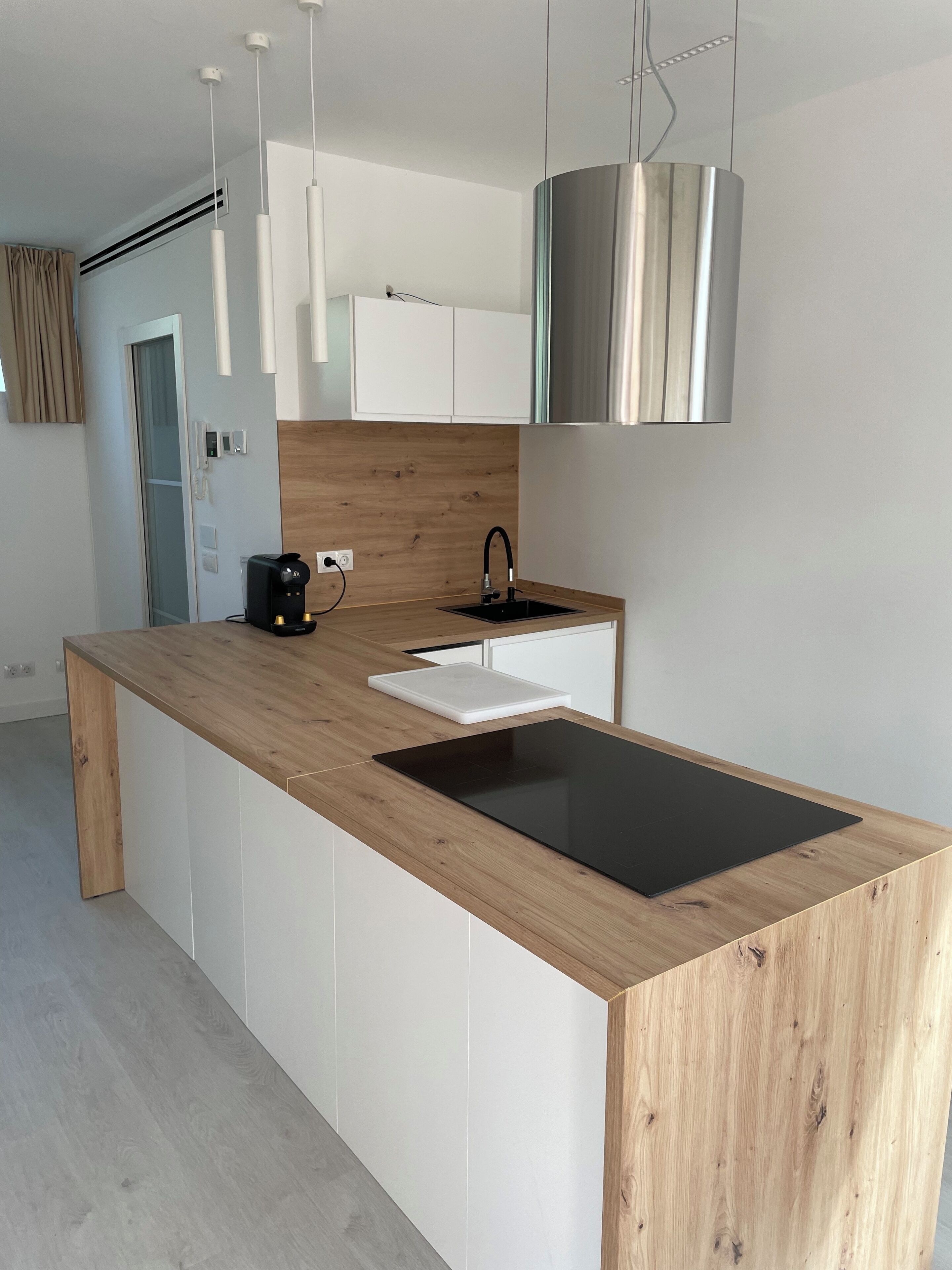 Micro-ondes, four, plaque de cuisson, lave-vaisselle