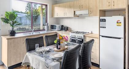 Great value! Stylish 2BR Granny Flat@Heritage Park