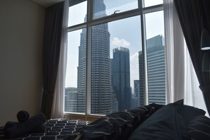 2 Schlafzimmer, Schreibtisch, Bügeleisen/Bügelbrett, WLAN