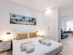 2 bedrooms, iron/ironing board, internet, bed sheets - Edificio Korner, Bright And Modern Apartment With Mountain View (Adeje)
