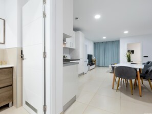 Interior - Edificio Korner, Bright And Modern Apartment With Mountain View (Adeje)