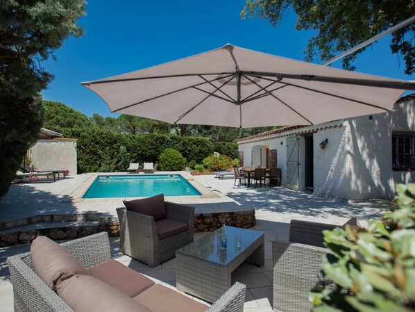 Pool - House with a private pool 15 km from the sea (Roquebrune sur Argens)