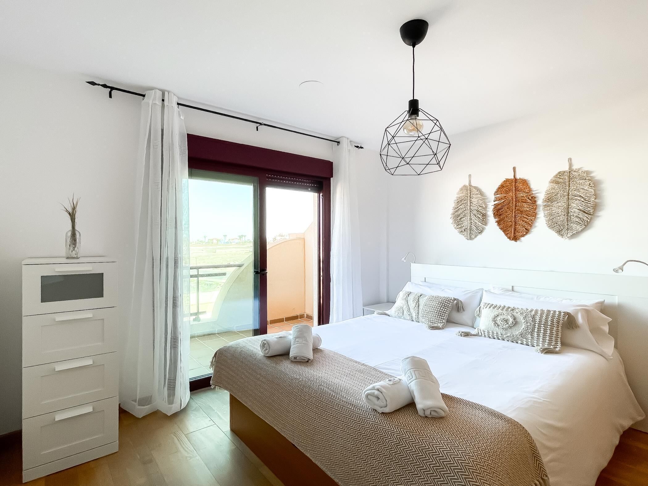 2 chambres, fer et planche à repasser, accès Internet, draps fournis