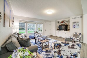 TV, books - Indiana Dunes Home w/ Gas Grill: 1 Mi to Beach! (Michigan City)