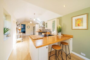 하우스 | 전용 주방 | 냉장고, 쿡탑, 전기 주전자, 토스터