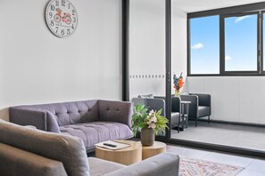 TV - GREEN Skyline View2BR close to Easter Show (Wentworth Point)