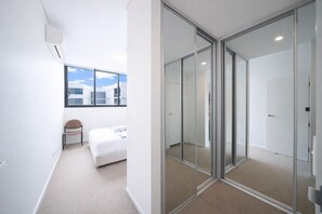 2 bedrooms, desk, iron/ironing board, WiFi - Spacious cozy2BR@close to OlympicPark free carpark (Wentworth Point)