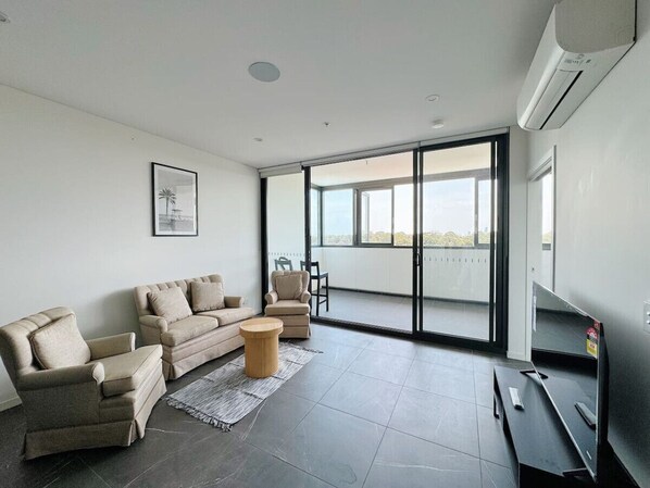 TV - Modern 2Brs@ close2 Olympic park (Wentworth Point)