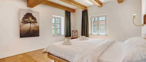 2 عدّة غرف نوم ومكواة/لوح كي وواي فاي مجانًا وملاءات أسرّة