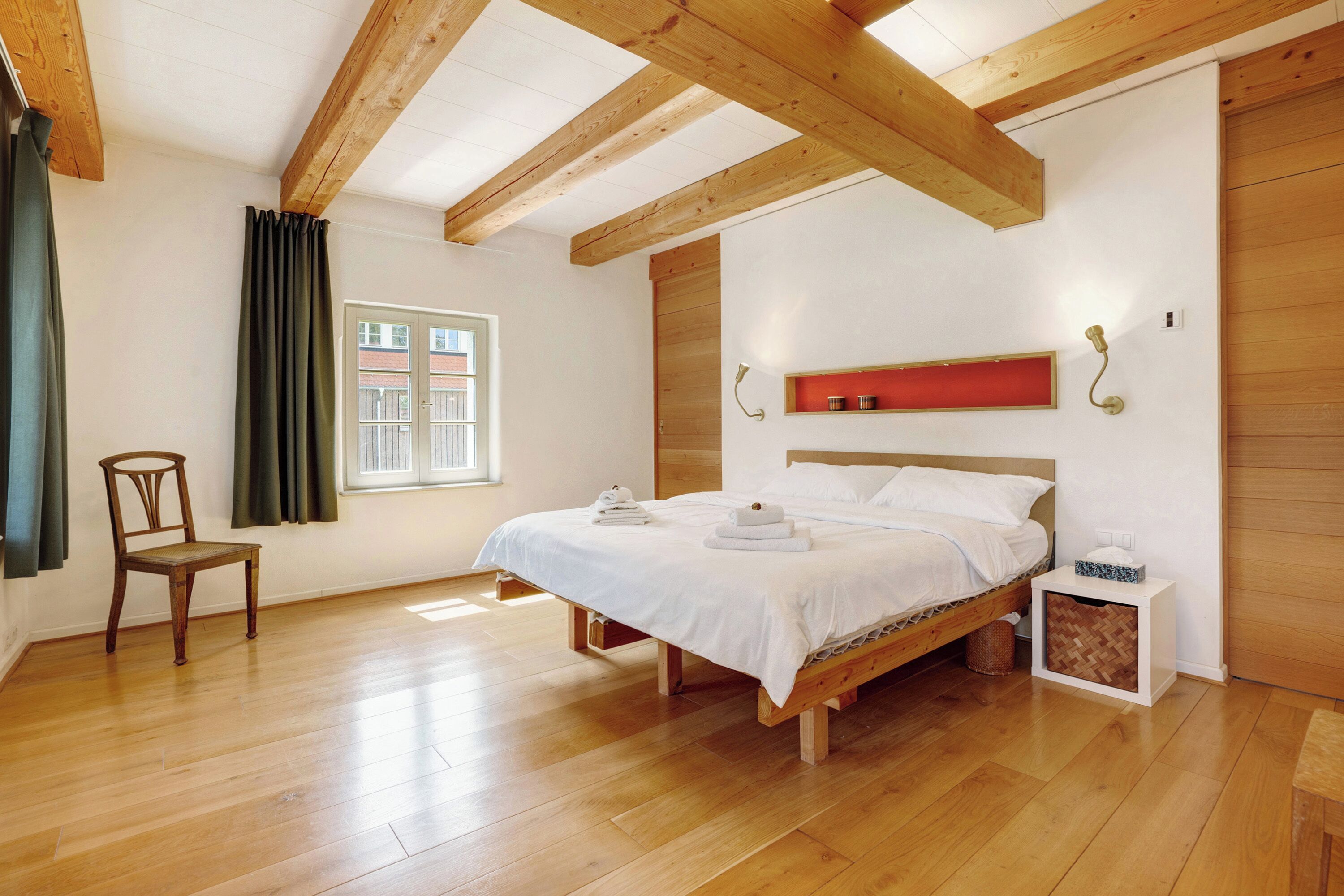 2 slaapkamers, een strijkplank/strijkijzer, gratis wifi, beddengoed