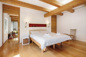 2 dormitorios, tabla de planchar con plancha, wifi gratis y ropa de cama