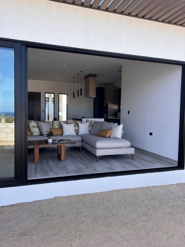 Modern, Clean & Airy Beach Retreat with Pool and Rooftop Ocean Views