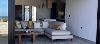 Modern, Clean & Airy Beach Retreat with Pool and Rooftop Ocean Views