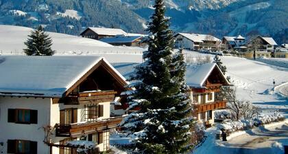 Fewo 'Bergrose' mit Bergbahnticket Hörnerdörfer inklusive, Schwimmbad & Sauna