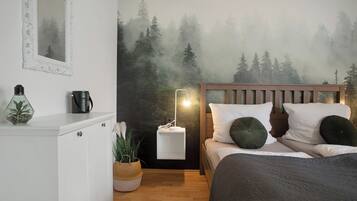 2 bedrooms, iron/ironing board, free WiFi, bed sheets