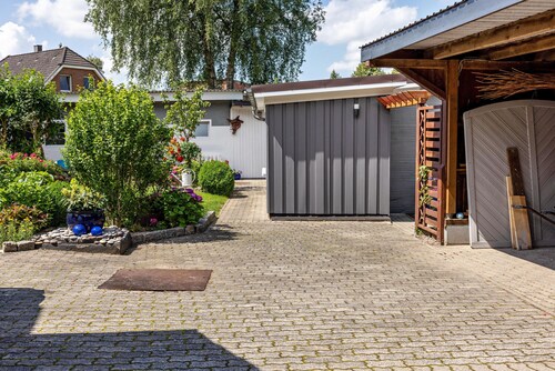 Holiday Home 'Ferienwohnung Carstens' with Private Terrace, Private Garden and Wi-Fi