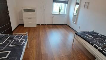 4 habitaciones, wifi gratis y ropa de cama