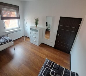 4 bedrooms, free WiFi, bed sheets