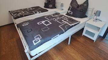 4 Schlafzimmer, kostenloses WLAN, Bettwäsche