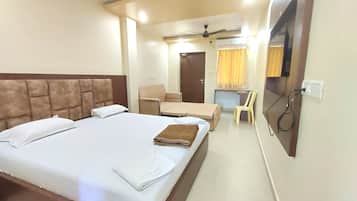 Habitación familiar con 1 cama matrimonial o 2 individuales | Ropa de cama de alta calidad y camas con efecto memoria