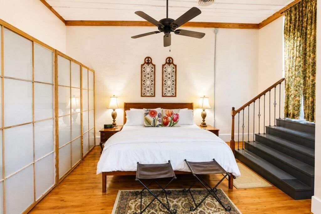 1 habitación, tabla de planchar con plancha, wifi y ropa de cama 