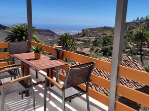 Outdoor dining - Natural beauty at Sol Caldera de Temisas (Temisas)